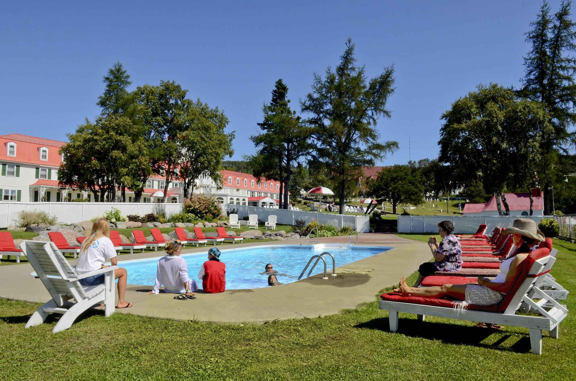 Hotel Tadoussac Exterior photo
