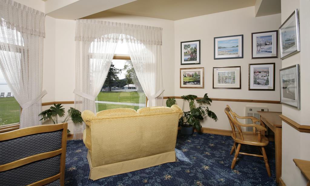 Hotel Tadoussac Exterior photo